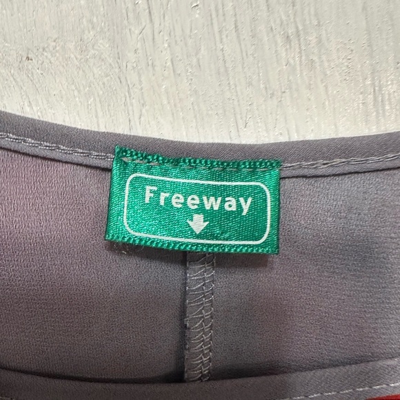 Freeway Women’s Plaid Sheer Blouse Red Gray Tie Sleeve Scoop Neck Size M USA - Picture 7 of 10